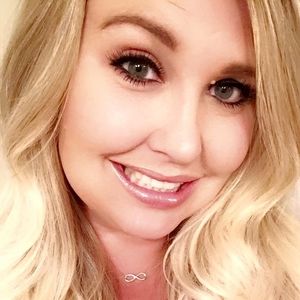 Meet your Posher, Malissa